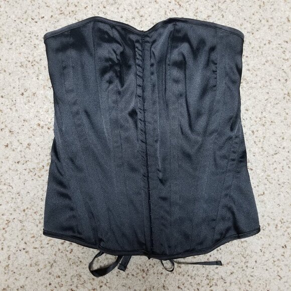 Charlotte Russe Black and Red Reversible Satin Corset Top - Picture 1 of 12